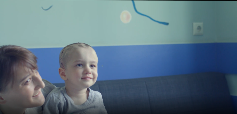 შთამბეჭდავი ისტორია 3 წლის ბიჭზე, რომელიც მე-6 სართულიდან გადმოვარდა