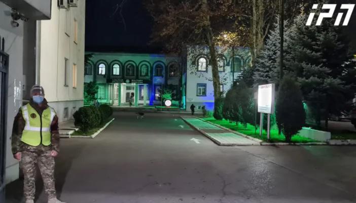 "არანაირი გართულება ამ 2 დღის განმავლობაში არ ყოფილა... ის ყველა დატვირთვას იტანს, რასაც ვაძლევთ" - რეანიმატოლოგი სააკაშვილის ჯანმრთელობის მდგომარეობაზე