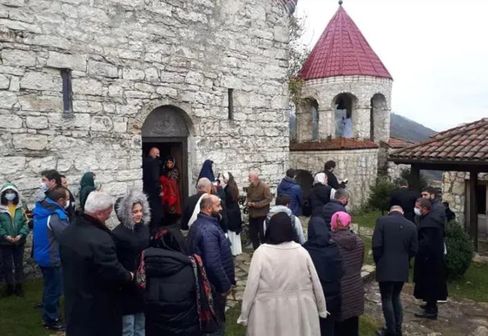 ხმაური მარტვილში - მეუფე სტეფანეს განკვეთილი ბერ-მონაზვნები შეძახილებით დახვდნენ
