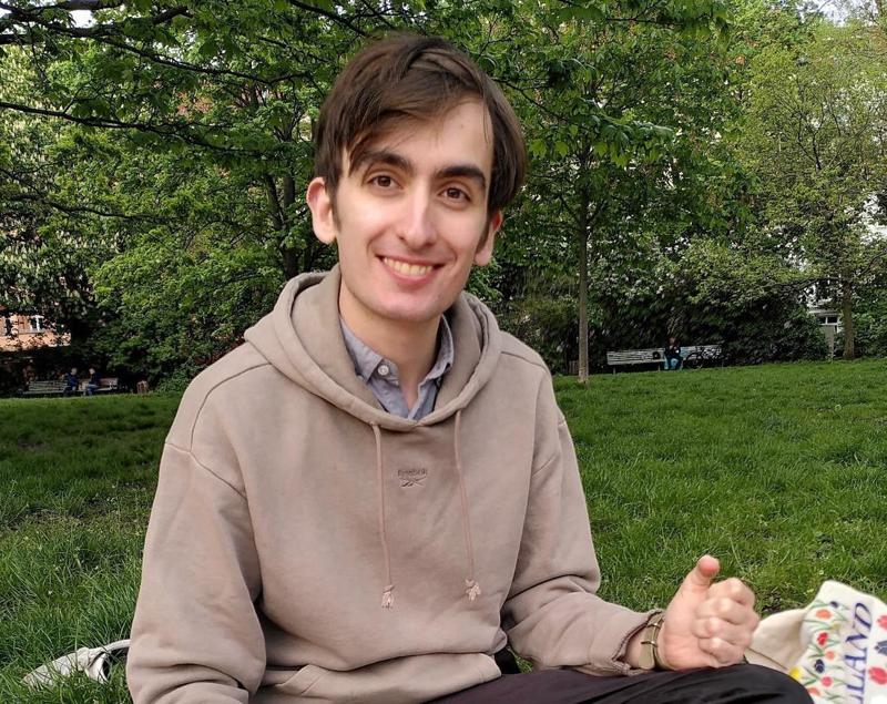 "საბავშვო ბაღში ჩემი საუკეთესო მეგობარი იყო ვანო ჩხარტიშვილის შვილი. მიშას ეს არ სიამოვნებდა, არ მგონია სწორი, რომ ამ დონეზე დაიყვანო პოლიტიკა" - ედუარდ სააკაშვილი