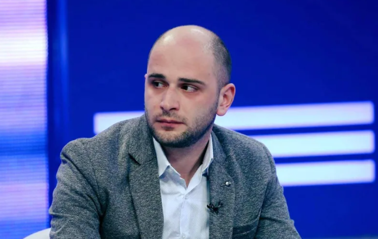 „ვინაიდან 65 წელს ზემოთ მოქალაქეების სიცოცხლის დაზღვევის პოლისი ბაზარზე არ არსებობს, ბანკებს რისკის საკუთარ თავზე აღება უწევთ“