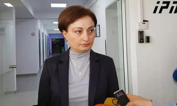 "ლოს-ანჯელესში, მოსამართლემ ქუჩის მუსიკოსის დაკრულზე დაიწყო ცეკვა, მეც რომ იგივე გავაკეთო, მეორე დღეს ჩემ მიმართ აგორებული კამპანია როგორი იქნება?!" - ნინო სანდოძე