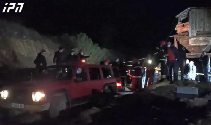 ტყიბულში, მიწის მასის ქვეშ მოყოლილი მამაკაცის ცხედარი მაშველებმა ამოიყვანეს