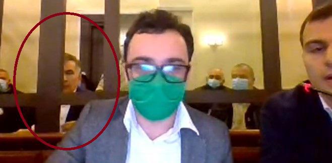 მიხეილ სააკაშვილის სასამართლო პროცესი დაიწყო - პირველი კადრები სასამართლო დარბაზიდან