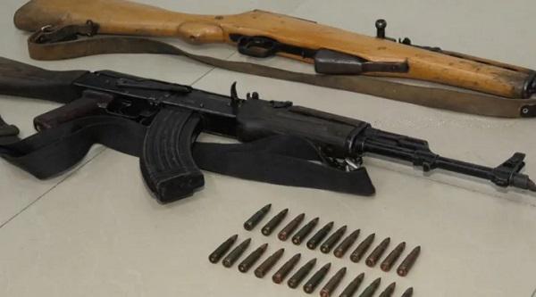 პოლიციამ საქართველოს რეგიონებში უკანონო ცეცხლსასროლი იარაღი და საბრძოლო მასალა ამოიღო - დაკავებულია 10 პირი