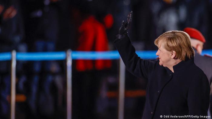 ანგელა მერკელი უმაღლესი სამხედრო პატივით გააცილეს - როგორ დაემშვიდობა გერმანია ლიდერს, რომელიც ქვეყანას 16 წელი მართავდა (ფოტო, ვიდეო)