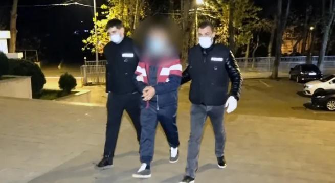 დაკავებულია პირი, რომელიც სასამართლოსთან პატრულის თანამშრომელს თავს დაესხა - შსს