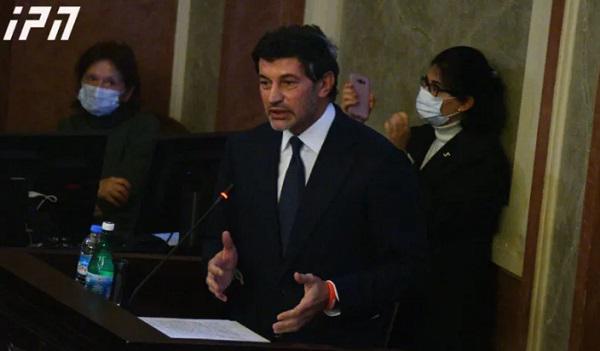 "უხერხული მგონია მმართველობაზე, ნეპოტიზმზე და კორუფციაზე გიორგი გახარიას პარტიის წარმომადგენელი საუბრობდეს" - კახა კალაძე