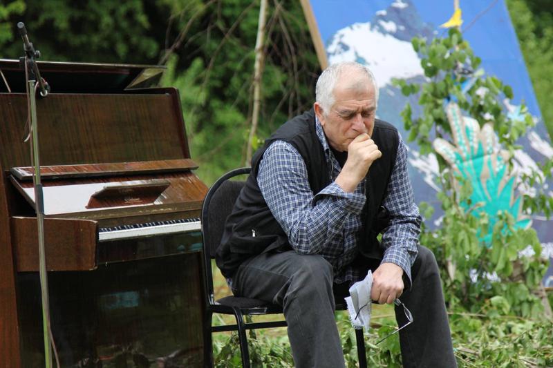 "ბოლო დროს გარეთ იშვიათად გადიოდა... ყველას თავისი თამაზ ტყემალაძე ჰყავდა, რომელიც დაგვაკლდება" - როგორ იხსენებენ ცნობილ პუბლიცისტსა და ჟურნალისტს?