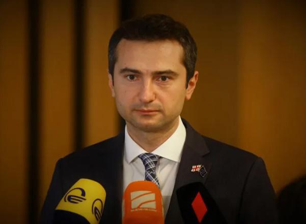 "პირდაპირ ჰკითხეთ პრემიერს - მე არ განვიხილები" - რას ამბობს კახა კუჭავა ღარიბაშვილის შესაძლო გადადგომაზე