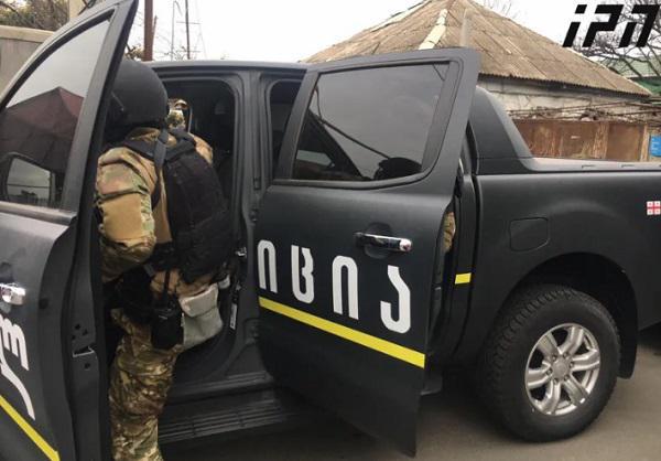 დაკავებულია 10-მდე ადამიანი - რა გახდა მასშტაბური სპეცოპერაციის მიზეზი?