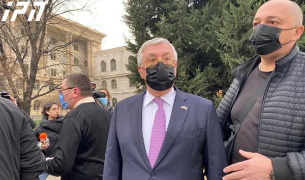 "მიუხედავად იმისა, რომ ვარ ამერიკის მოქალაქე, გადავწყვიტე მოვიდე ამ დაკითხვაზე - ჩემი გამოკითხვაზე დაბარება არის პოლიტიკური პიარი" - თემურ ალასანია