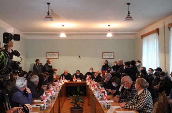 წალენჯიხის საკრებულოს სხდომა მესამედ ჩაიშალა, დეპუტატებმა საკრებულოს თავმჯდომარე ვერც ამჯერად აირჩიეს