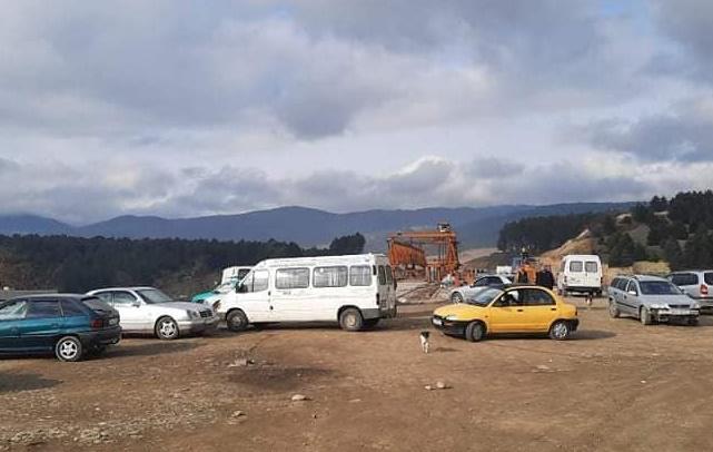 ავტობანის მშენებლობაზე დასაქმებული 33 წლის მუშა უბედურ შემთხვევას ემსხვერპლა - რა მოხდა მაგისტრალის სურამის მონაკვეთზე?