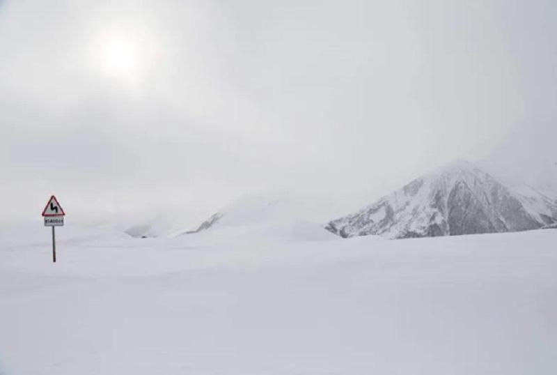 რომელ საავტომობილო გზებზე მოქმედებს ამ დროისთვის შეზღუდვები რთული მეტეოროლოგიური პირობების გამო