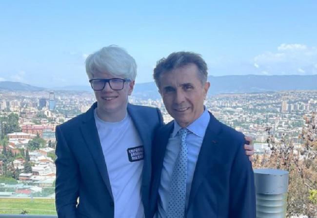 ბიძინა ივანიშვილის უმცროსი ვაჟი ავრცელებს ინფორმაციას, რომ კორონავირუსით არის ინფიცირებული - "ცოტნე საქართველოში იმყოფება და ყველა წესის დაცვით იზოლაციაშია"