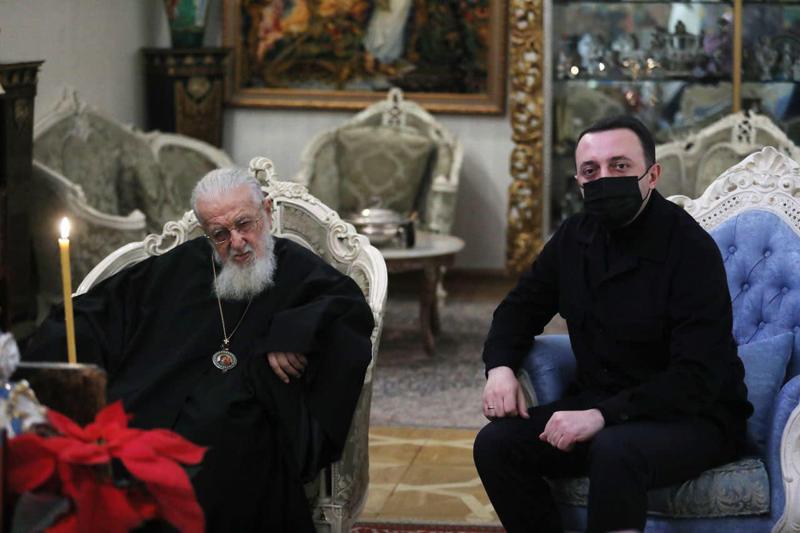 ირაკლი ღარიბაშვილი პატრიარქს ესტუმრა და დაბადების დღე მიულოცა - "სულიერების აღორძინების გზაზე ბრძენი და შორსმჭვრეტელი წინამძღოლი მიგვიძღვება"