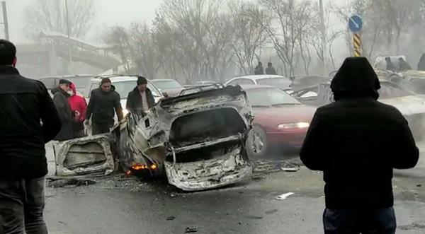 ალმათში, დემონსტრანტებსა და პოლიციელებს შორის დაპირისპირებას 13 სამართალდამცავი ემსხვერპლა, მათ შორის ორს აქციის მონაწილეებმა თავი მოჰკვეთეს