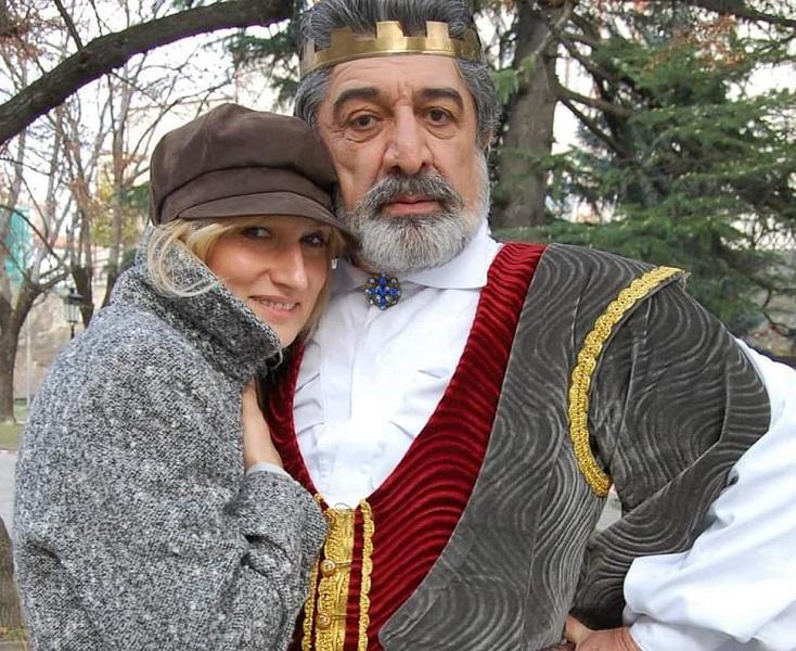 "ეს ამბავი აღმოვაჩინეთ მე, ჩემმა შვილმა ანდრიამ და დედამ, როდესაც ავედით კოჯორში საფლავზე" - რას წერს თემურ წიკლაურის შვილი