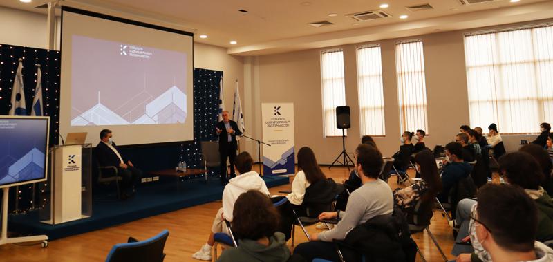 „მათემატიკა და კომპიუტერული მეცნიერება ბიზნესში, მეცნიერებასა და ტექნოლოგიებში“ - KIU-ში ზამთრის სკოლა ტარდება