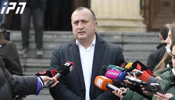 "რაღაც გამოსავალი ნახეს - "თაღლითობა კი არის, მაგრამ ვათავისუფლებთ სასჯელისგან“, სამართალი არ უნდა ეძებდეს გამოსავალს, სამართალი უნდა იყოს სამართლიანი" - ადვოკატი