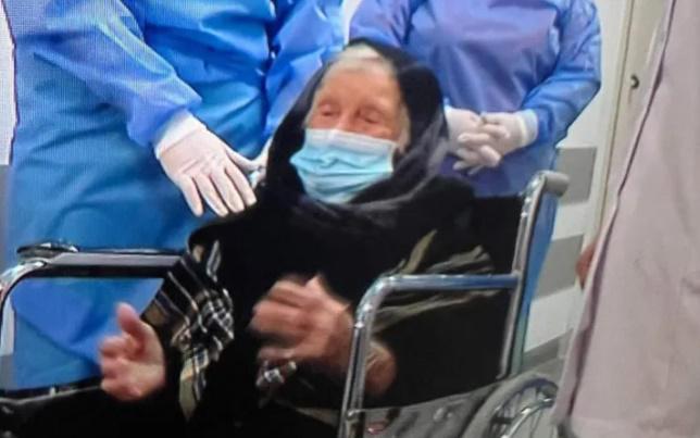 კორონავირუსით ინფიცირებული 101 წლის ქალი გამოჯანმრთელდა - ფოტო ქუთაისიდან