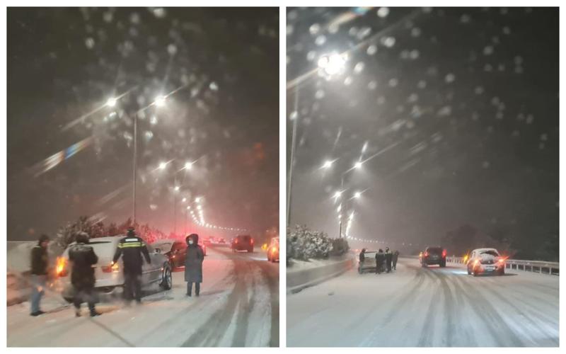 ფოტოები თბილისი-სენაკი-ლესელიძის ავტომაგისტრალიდან - ადგილზე გართულებულია მოძრაობა, რამდენიმე ავტომობილი გზიდან გადავარდა