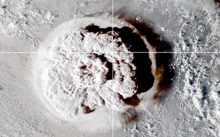 ვულკანის ამოფრქვევის შემდეგ, ტონგაში დაღუპულების და დაშავებულების შესახებ ცნობების მოპოვება ვერ ხერხდება - გაითიშა სატელეფონო და ინტერნეტ კავშირი (ფოტოები)