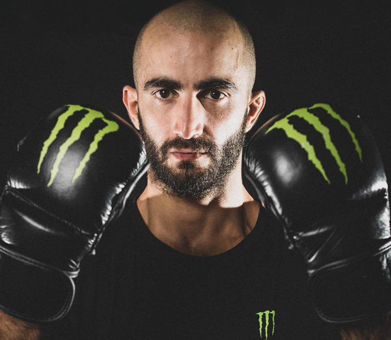 "მჯერა, რომ დედა სულ ჩემთანაა. ქველმოქმედებაც მისი სიყვარულის გამო დავიწყე. სამწუხაროდ, ყველა ადამიანის განკურნება არ შემიძლია..." - გიგა ჭიკაძე ოქტაგონზე და მის მიღმა