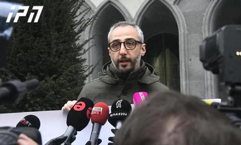 "ვიდეოჩანაწერებში ისმის ხმა - "ძმებო, მოვიდა“ თუ "ძმებო, დავიწყოთ“ - ადვოკატი სააკაშვილის გლდანის ციხეში გადაყვანის ამსახველ კადრებზე