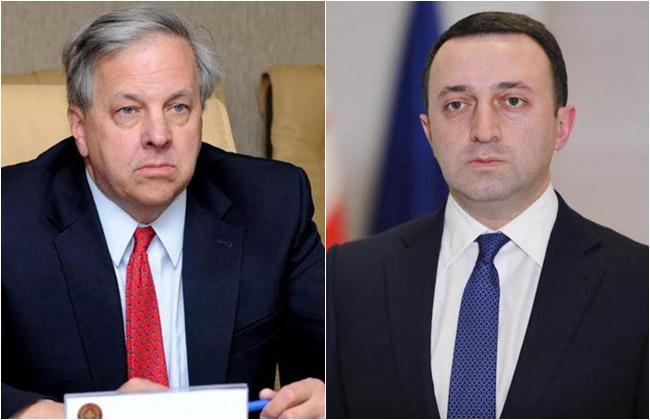 "ვერ ვიჯერებ, რომ პრემიერს ჯერ კიდევ არ დაურეკავს კიევში თავის უკრაინელ კოლეგასთან, ეს წარმოუდგენელია... პირში წყლის ჩაგუბება დიდი შეცდომაა" - იან კელი