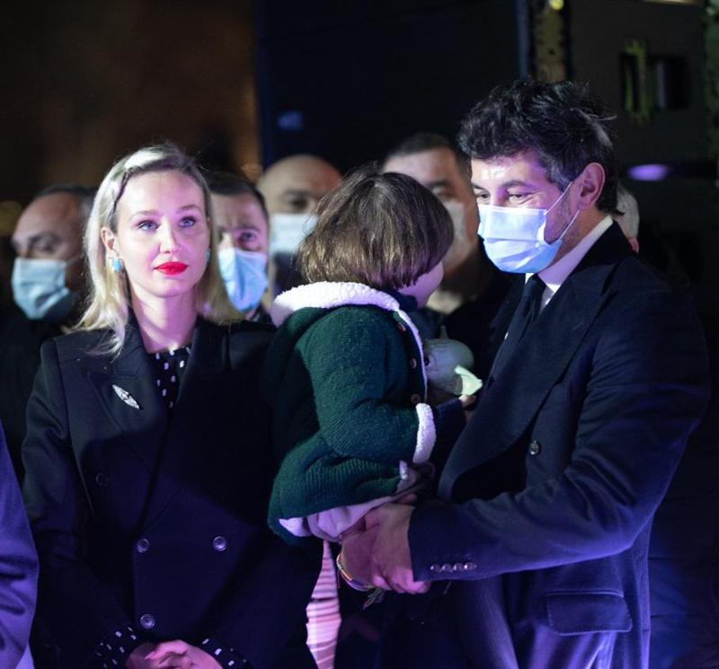 150 000-დოლარიანი PORSCHE, Tesla model 3 და ქველმოქმედებაზე დახარჯული 330 ათასი ლარი - როგორ შეიცვალა კახა კალაძის ოჯახის ქონება 1 წელიწადში?