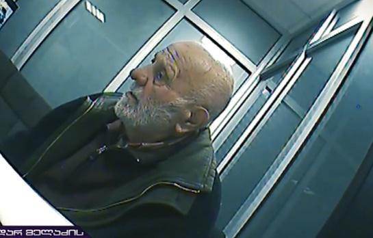 "ვეღარ მოვითმინე, წლებია ამ ტერორში ვარ... როცა მცემდა, ძირითადად წიხლებს მირტყამდა" - 82 წლის მამაკაცის ჩვენება, სადაც შვილის მკვლელობას იხსენებს