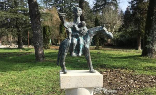 დადიანების მუზეუმის ეზოში ბრინჯაოს ქანდაკება მოიპარეს