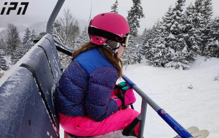 "არავინ არ იცის რამდენი ხანი მოგვიწევს აქ ყოფნა..." - რას ამბობს ბაკურიანში გაჩერებულ საბაგიროზე მყოფი დამსვენებელი