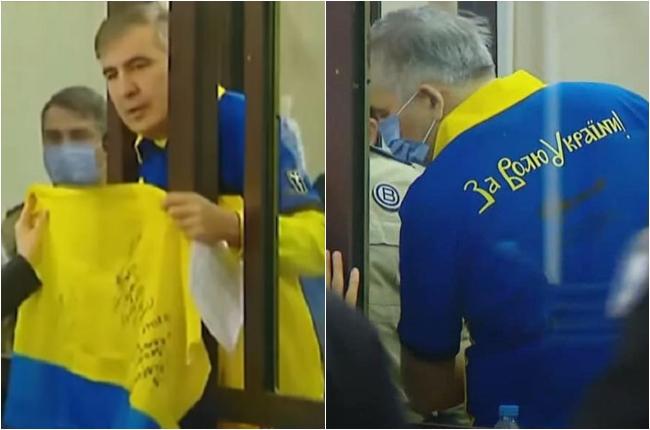 "სასაცილო მდგომარეობა გამოიწვია იმან, რომ მას ჩვენი სახელმწიფო სიმბოლო უკუღმა ეჭირა" - რას წერს უკრაინული მედია მიხეილ სააკაშვილზე?