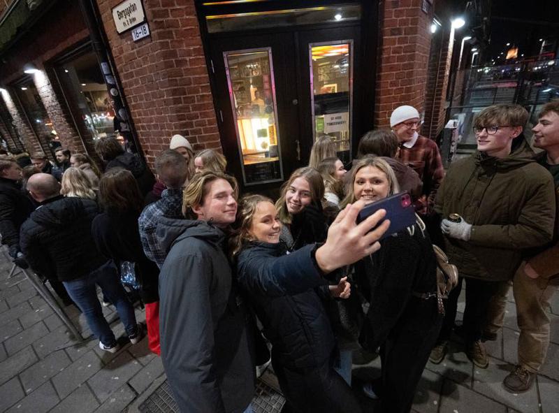 "შეზღუდვები დასრულდა" - შვედეთში პანდემიასთან დაკავშირებული თითქმის ყველა რეგულაცია გააუქმეს