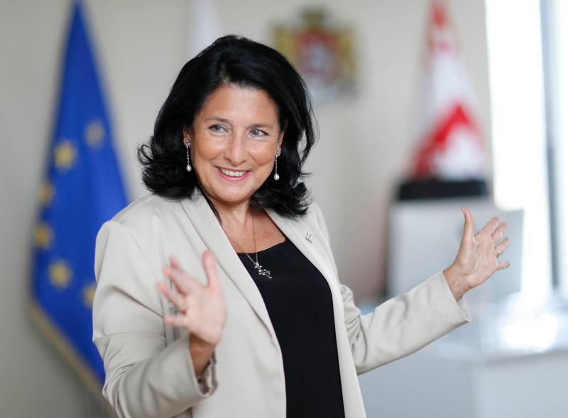 როგორც ირკვევა, სალომე ზურაბიშვილმა ვინც კი წარუდგინეს ელჩად დასანიშნად, ყველა დანიშნა - რას იზამს "ქართული ოცნება" პრეზიდენტის წინააღმდეგ საკონსტიტუციო სასამართლოს ისევ მიმართავს?