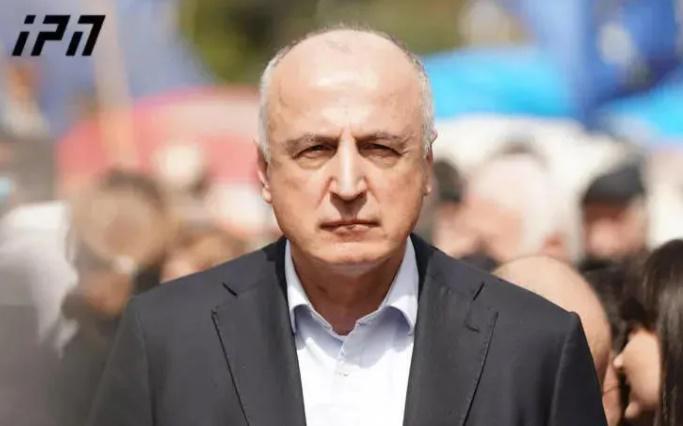 "ცხადია, რომ აშშ-ის ელჩზე გამუდმებული თავდასხმა ემსახურება ჩვენი უახლოესი პარტნიორი ქვეყნის - შეერთებული შტატების დისკრედიტაციის მცდელობას" - ბადრი ჯაფარიძე