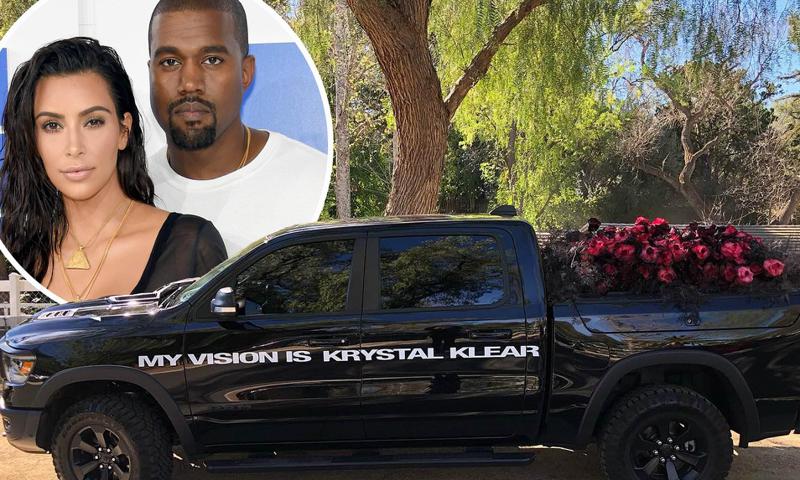 ქანიე უესთი დანებებას არ აპირებს - მთელი საბარგული წითელი ვარდები ყოფილ ცოლს: როგორ მიულოცა რეპერმა კიმ კარდაშიანს ვალენტინობა