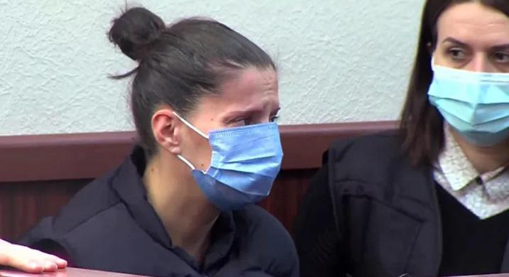 "დამეხმარეთ, რომ ჩემს შვილთან დავბრუნდე" - რა თქვა სასამართლო სხდომაზე ახალშობილის განზრახ მკვლელობაში ბრალდებულმა დედამ