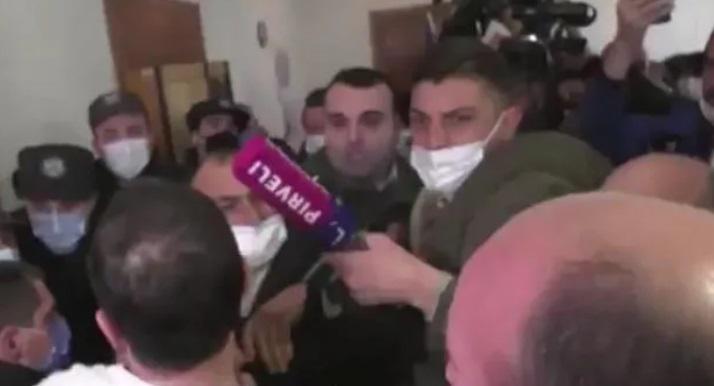 კასპის საკრებულოს სხდომაზე ხმაური და დაპირისპირება იყო