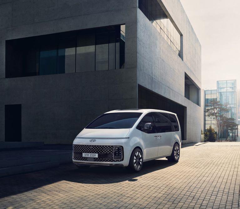 Hyundai STARIA-მ გაიმარჯვა  ჟურნალ “Auto motor und sport”-ის მკითხველთა გამოკითხვაში „2022 წლის საუკეთესო მანქანები”