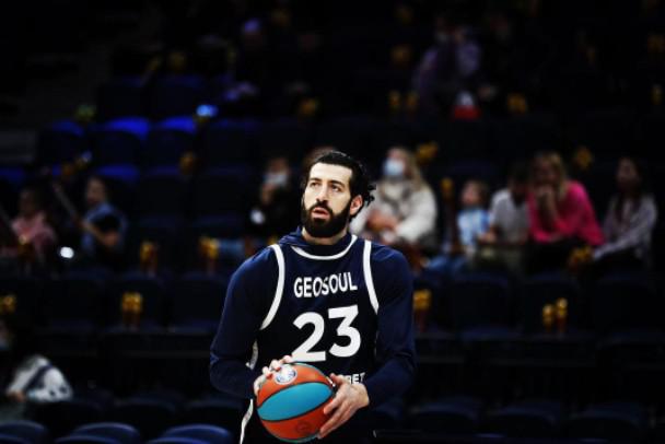 "ვლოცულობ უკრაინისთვის, გამაგრდით" - რას წერს მოსკოვის CSKA-ში მოთამაშე თორნიკე შენგელია?