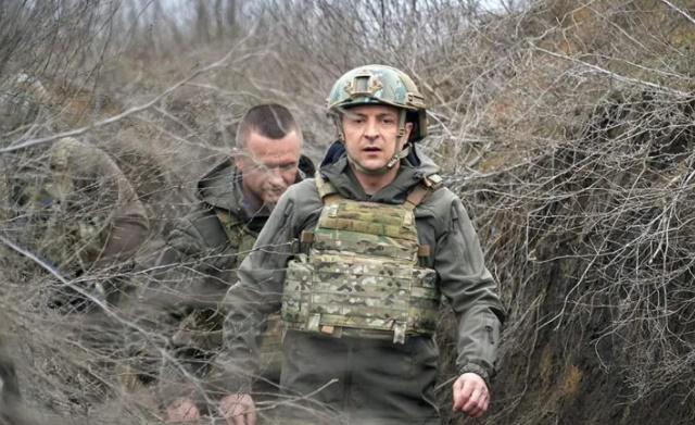 აშშ მზადაა, ზელენსკის კიევიდან ევაკუაციაში დაეხმაროს, მაგრამ ის უარზეა - რას წერს Washington Post-ი?