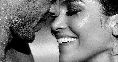 როგორ მივხვდეთ, რომ მართლა ვუყვარვართ მამაკაცს - პასუხები ზოდიაქოს ნიშნის მიხედვით