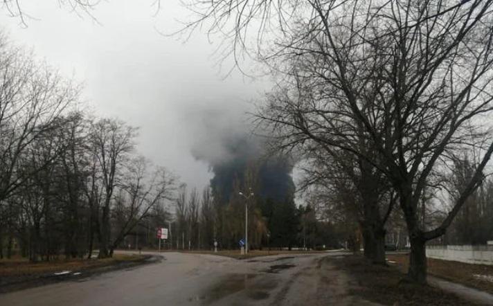ჩერნიგოვში რუსული ჭურვი ნავთობბაზას მოხვდა, რის შედეგად ხანძარი გაჩნდა