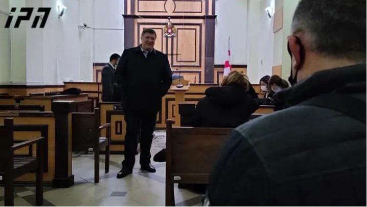 სასამართლომ გიგი უგულავა აეროპორტში მომხდარ ინციდენტზე უდანაშაულოდ ცნო
