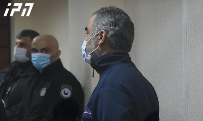 მეტროში არასრულწლოვანი შშმ პირის ცემის საქმეზე დაკავებულმა პატრულ-ინსპექტორებიდან ერთ-ერთმა სასამართლო პროცესზე ბრალი აღიარა