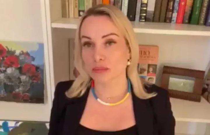 "რუსებო, მინდოდა თქვენთვის მეჩვენებინა, რომ ზომბირებულები ხართ... ახლა ჩემს წინააღმდეგ კონსპირაციული თეორია აამოქმედეს" - მარინა ოვსიანიკოვა